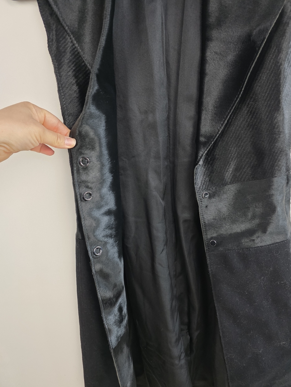 Boss Hugo Boss Black Fur Collared Long Vest Duster, Size Xs - Picture 4 of 6
